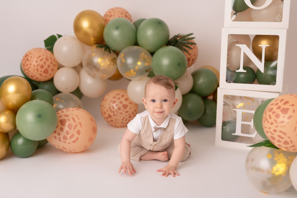 Cake Smash Fotoshooting in Kiel – Baby feiert den ersten Geburtstag mit dem ersten Tortenmoment