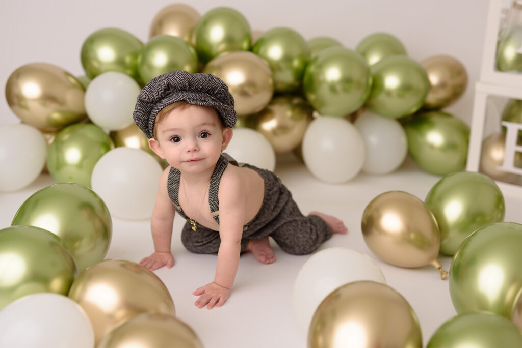 Cake Smash Fotografie Kiel – erstes Törtchen und süße Babyemotionen
